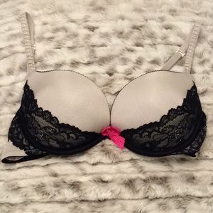 LA SENZA BEYOND CLEVAGE GORGEOUS BRA 🌺